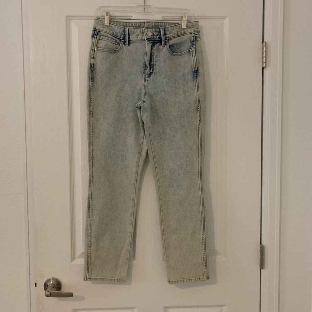 #4/32 White House Black Market Light Blue Straight Jeans